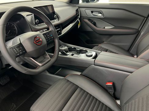 New 2026 Nissan Rogue SV AWD/4WD image 15