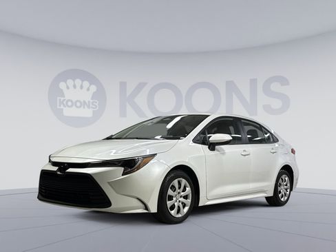 Used 2024 Toyota Corolla LE FWD image 1