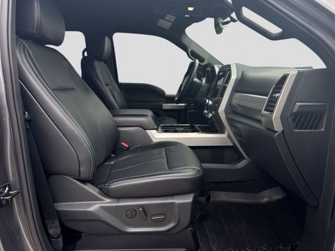 Certified 2022 Ford F250 Lariat w/ Tremor Off-Road Package image 15