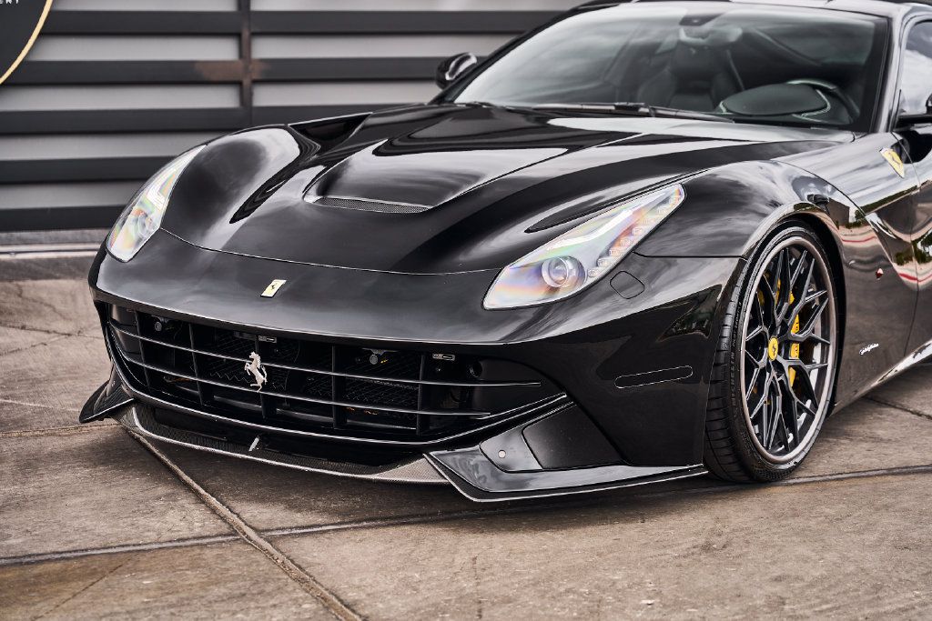 Used 2015 Ferrari F12 Berlinetta RWD image 6