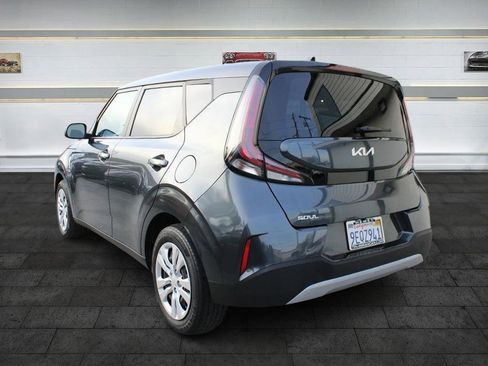 Used 2023 Kia Soul LX image 4