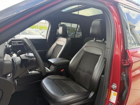 Used 2023 Ford Explorer ST-Line w/ Class IV Trailer Tow Package AWD/4WD image 36