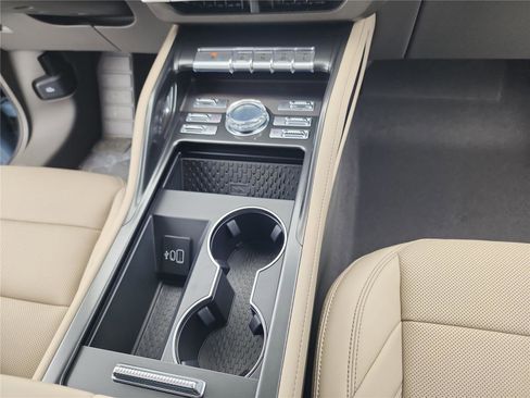 New 2025 Lincoln Nautilus Premier image 27