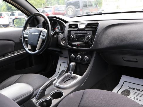 Used 2013 Chrysler 200 Touring FWD image 19