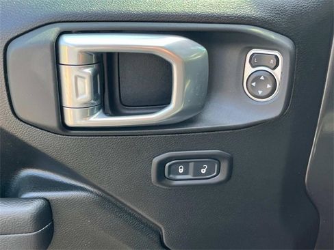 Used 2024 Jeep Wrangler Sport S image 15