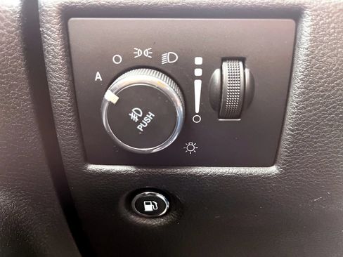 Used 2018 Jeep Grand Cherokee Limited AWD/4WD image 25