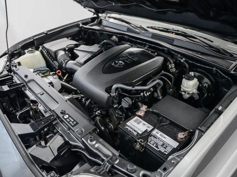 Used 2019 Toyota Tacoma TRD Sport w/ Technology Package RWD image 48