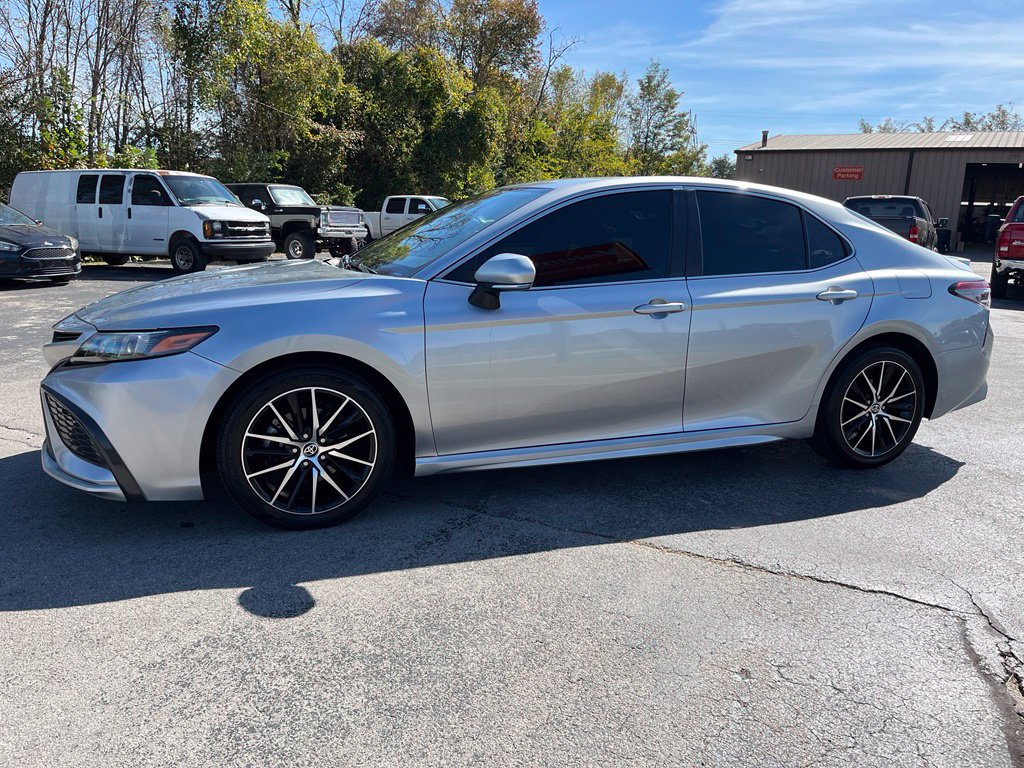Used 2022 Toyota Camry SE FWD image 7