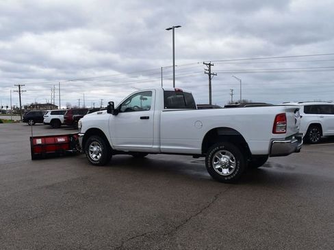 Used 2024 RAM 2500 Tradesman w/ Chrome Appearance Group image 9