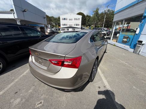 Used 2025 Chevrolet Malibu LT FWD image 5