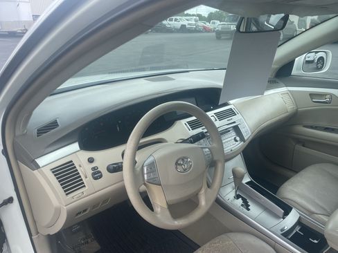 Used 2005 Toyota Avalon XLS FWD image 12