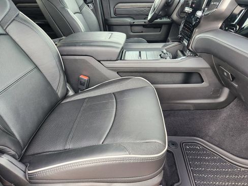 New 2026 RAM 2500 Limited AWD/4WD image 13
