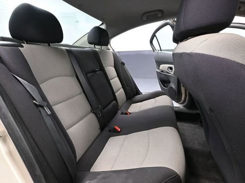 Used 2013 Chevrolet Cruze LS FWD image 36