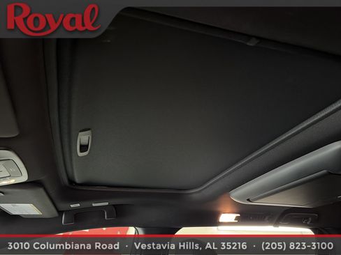 Used 2026 Toyota Sienna Platinum AWD/4WD image 25