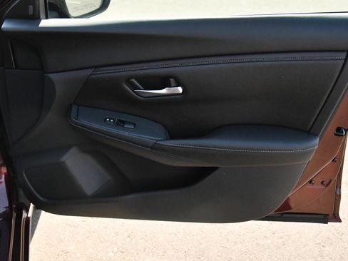 Used 2025 Nissan Sentra SV FWD image 37