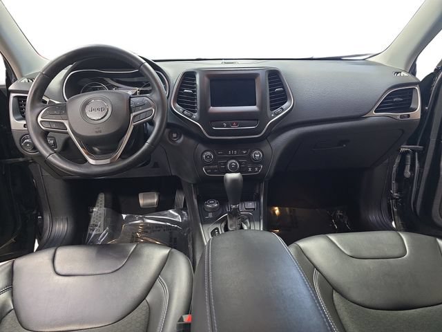 Used 2020 Jeep Cherokee Latitude Plus w/ Cold Weather Group AWD/4WD image 11