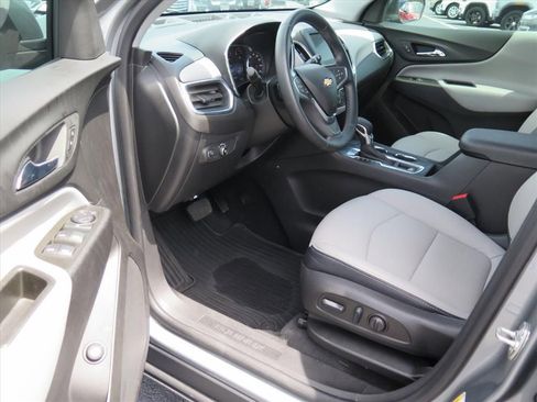 Used 2023 Chevrolet Equinox LT FWD image 9