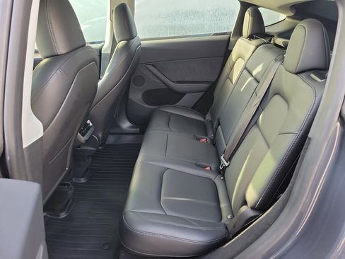 Used 2023 Tesla Model Y Long Range image 16