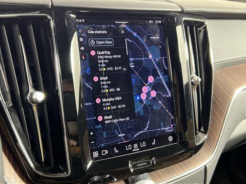 Certified 2023 Volvo XC60 B6 Ultimate w/ Protection Package Premier image 20