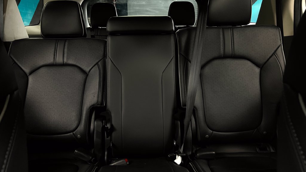 Used 2025 Honda Pilot Elite image 16