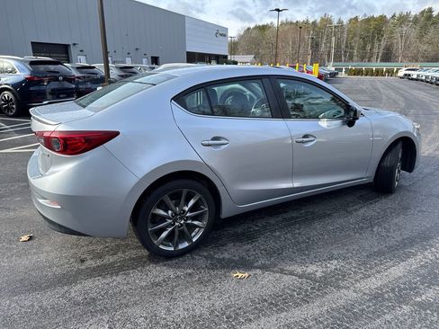 Used 2018 MAZDA MAZDA3 Touring image 5