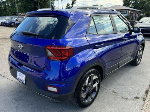 Used 2022 Hyundai Venue SEL FWD image 5