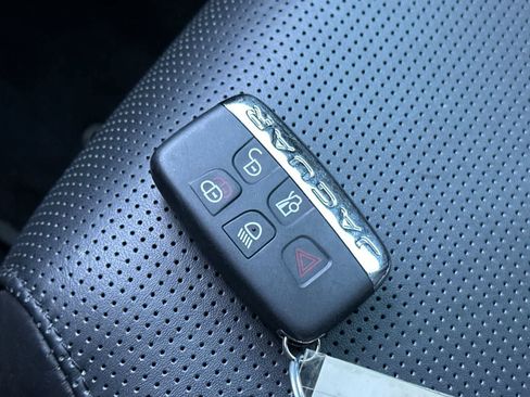 Used 2020 Jaguar F-TYPE Convertible RWD image 24