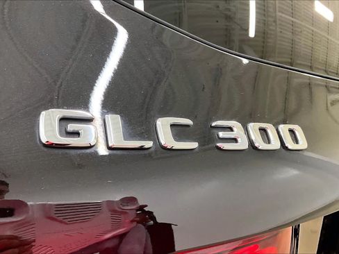 Used 2021 Mercedes-Benz GLC 300 image 10
