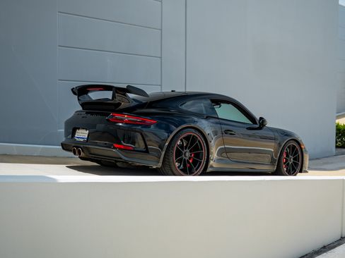 Used 2018 Porsche 911 GT3 RWD image 12