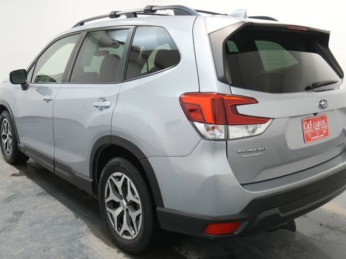 Used 2021 Subaru Forester Premium image 6