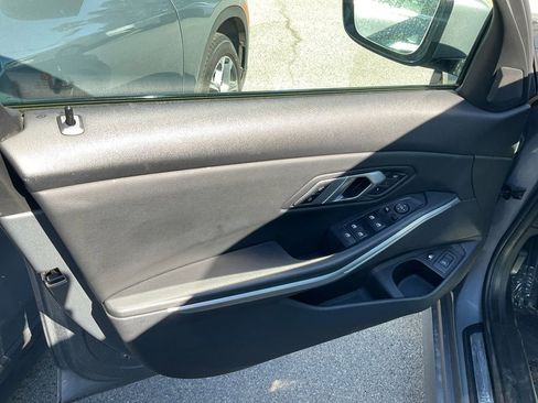 Used 2023 BMW 330e image 11