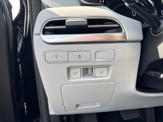 Used 2025 Hyundai Palisade SEL FWD image 16