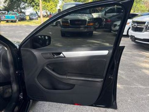 Used 2014 Volkswagen Jetta SE image 24
