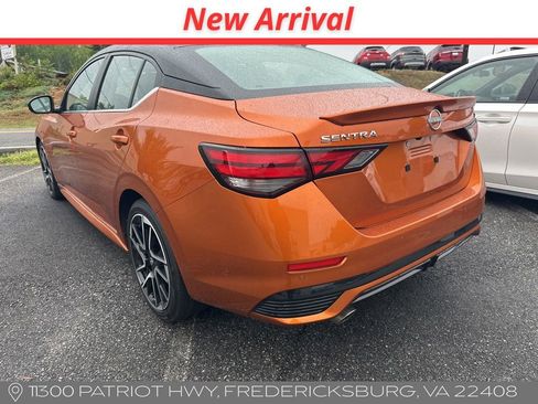 Used 2025 Nissan Sentra SR w/ SR Premium Package FWD image 2