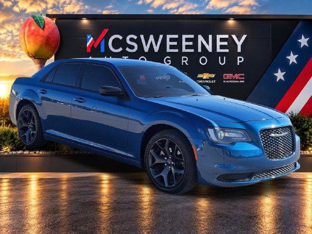 Used 2023 Chrysler 300 Touring w/ Sport Appearance Package RWD image 7