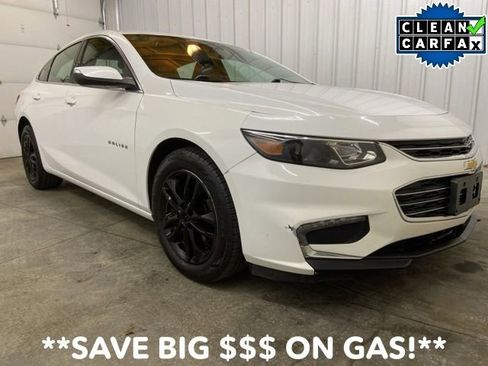 Used 2018 Chevrolet Malibu LT image 1