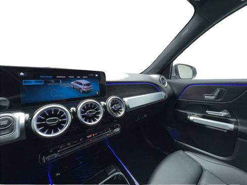 Used 2023 Mercedes-Benz EQB 300 4MATIC w/ Exclusive Package image 40