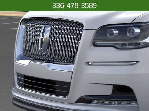 New 2024 Lincoln Navigator L Reserve image 17