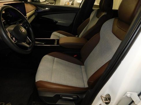 Used 2023 Volkswagen ID.4 Pro image 13