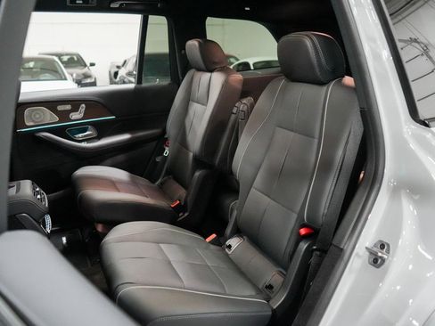 Used 2024 Mercedes-Benz GLS 580 4MATIC image 18