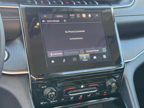 Used 2023 Jeep Grand Cherokee L Laredo image 21