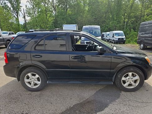 Used 2007 Kia Sorento 4WD w/ Sport Pkg image 9