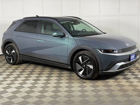 Used 2025 Hyundai Ioniq 5 SEL RWD image 2