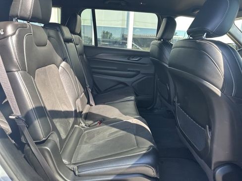 Used 2024 Jeep Grand Cherokee L Altitude image 28