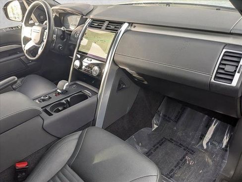 Used 2021 Land Rover Discovery S R-Dynamic image 23