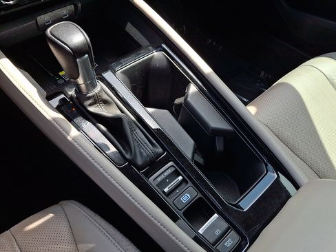 Used 2023 Honda Accord Touring image 18