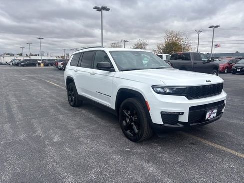 Used 2024 Jeep Grand Cherokee L Limited w/ Luxury Tech Group II image 7