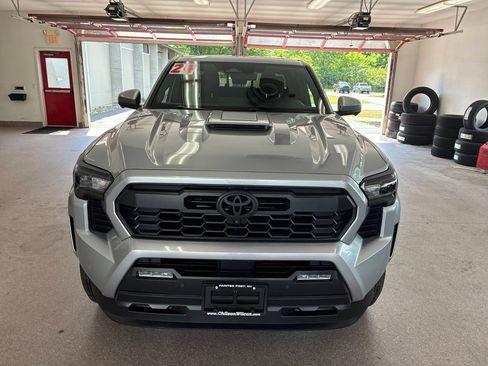 Used 2024 Toyota Tacoma TRD Sport w/ TRD Sport Premium Package AWD/4WD image 2