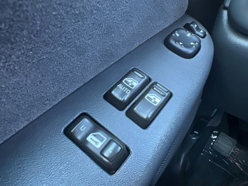Used 2002 Chevrolet Silverado 2500 LS w/ Electrical Convenience Pkg AWD/4WD image 18