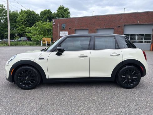Used 2020 MINI Cooper 4-Door Hardtop w/ Storage Package FWD image 2
